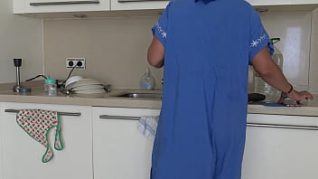 Algerische Hotwife aus Paris lässt sich vor ihrem Mann durchnehmen