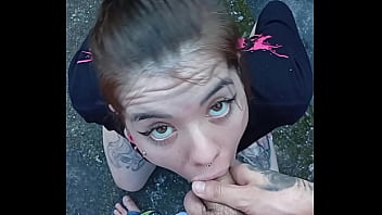 Mamando no quintal p&amp;uacute_blico