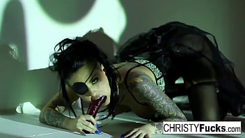 Video Hot Christy Mack the Pirate plays with her amazing ass and tight wet pussy