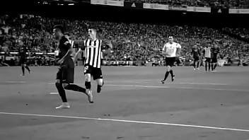 Neymar triste enquanto fode metade da população