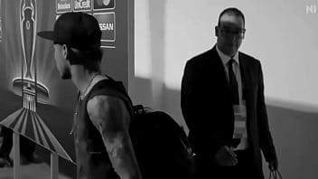 Neymar triste enquanto fode metade da populaç_ã_o