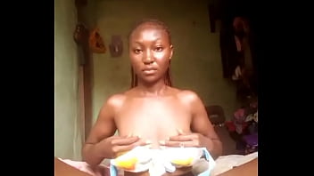 Horny Chidinma Masturbates For Her Online Boyfriend