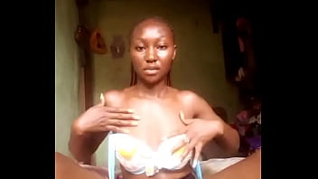 Horny Chidinma Masturbates For Her Online Boyfriend