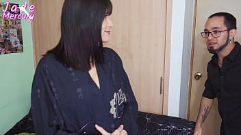 Mi cuñado descubre que soy actriz porno y lo seduzco para que guarde silencio