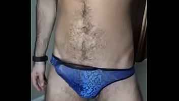 Boner dans Speedos