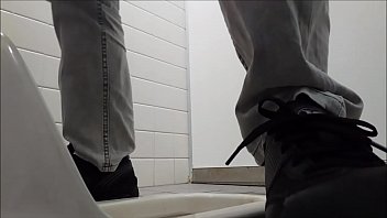 pee and cumshot