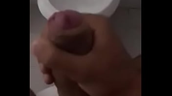 thumb ragazzo che si  masturba  