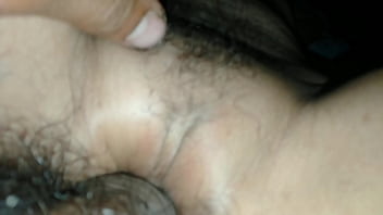 Break open the beautiful girl's vagina, white and lickable and fuck her vagina until it's wet.