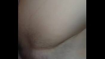 Amateurin bekommt zuckende Sahnetorte in der Missionarsstellung