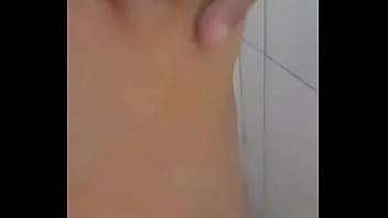 thumb jugando en la b  a 