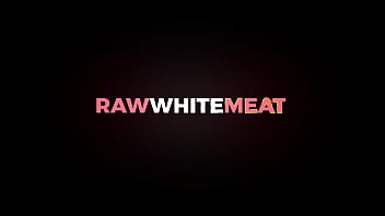 Curvy PAWG loves sloppy throatfucking