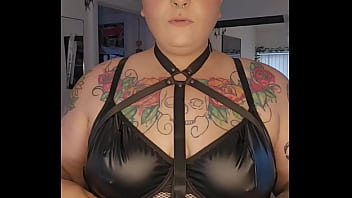 thumb who like the ne  w outfit  