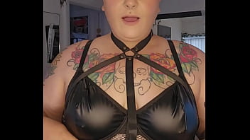 thumb who like the ne  w outfit  