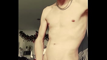 Boy branle devant la Webcam