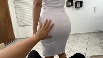 Stepmother Shows her Stepson How to Twerk Dance Shaking her Ass