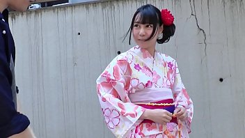 Yukata beauties wandering around the city when the fireworks display is suddenly canceled 1