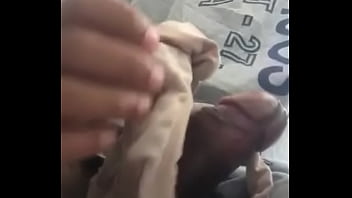 Fui no banheiro da casa da amiga da minha mulher