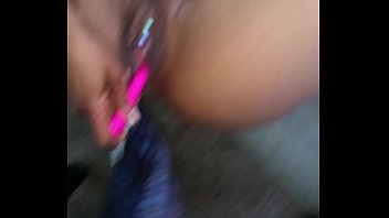 thumb 4 min self squi  rt  