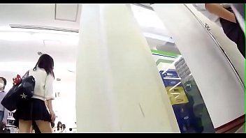 Encounter a group of JKs at a convenience store in the morning * Search by Kosatsu Select, a website specializing in personal photography