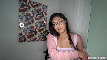 thumb brace face amat  eur with glasses tries out fo es tries out for s tries out for