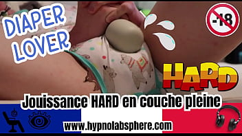 Diaper Lover Enjoying in a full diaper