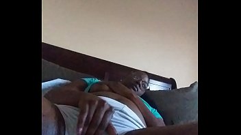 thumb weggie play   