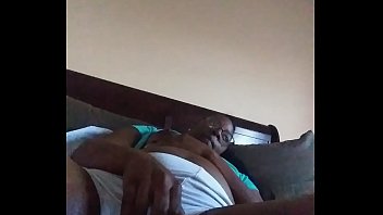 thumb weggie play   