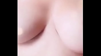 Hottie Petra get horny
