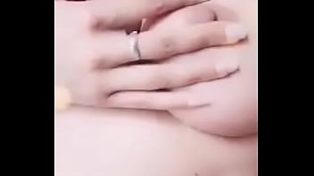 Hottie Petra get horny