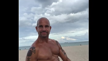 FLEXING AT THE BEACH MAXXX LOADZ BEACH BODY PORNSTAR
