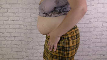 thumb 9 month pregnan  t wife with a huge pregnant b huge pregnant be uge pregnant be