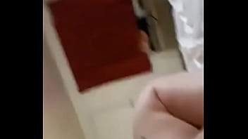 吮吸，女孩们有一个漂亮的大鸡巴可以吮吸