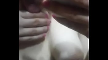 Quieres mis tetas papi?