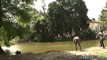 2 jovenes calientes