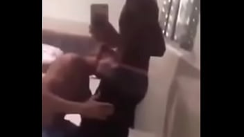 Leke pagando boquete pra parceiro na favela