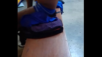 Homens de cueca no vestiário