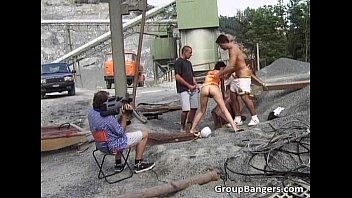 Brune Chaude Salope Se Fait Défoncer