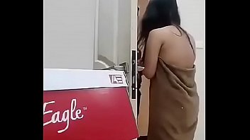 Eagle Boob Slip Show Delivery Guy