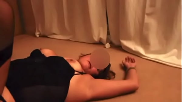Wife fucked, licked and made to squirt by strange as husband films