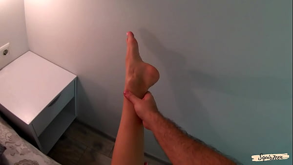 Petite girlfriend with perfect body squirts like a queen - Squir7een