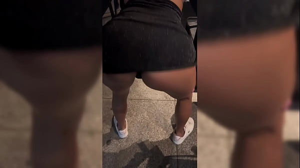 conheci novinho na tabacaria que me fodeu na rua e no carro enquanto corno dirigia