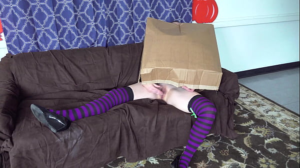 Oblivious Stepmom's Costume Creampie