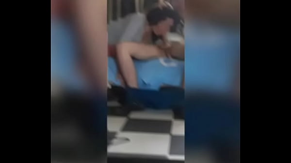 Mi Vecina le encanta jugar con mi Pene, Lo Pajea y Mama hasta no poder más