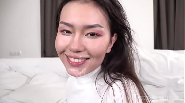 NEW !!!  Asian Teen Amelia Li First Time in Anal Action - Balls Deep Anal - Big Anal Gape