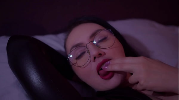 Kinky husband pussy eating his wench’s and she takes real orgasm.