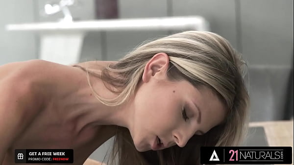 21 NATURALS - Slim Babe Gina Gerson Gets Her Wet Pussy Fucked Until He Cums In Her Mouth