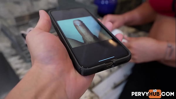 Step-Aunt Kate Dee Seduced By Johnny