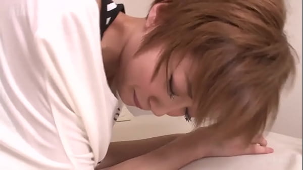 Yuuki Makoto spread out her legs and inserted dick in the missionary position and rolled up from doggystyle fuck as much as possible