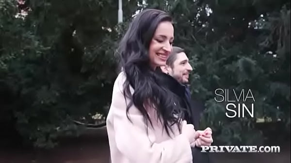 Silvia Sin estreia em Gangbang interracial