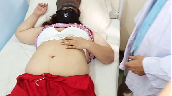 Terapia Lulla Sexo Anal entre Médico e uma Linda Mulher para alívio da coceira em Gand com áudio hindi claro